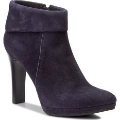 Botki OLEKSY - 471 435. Niebieskie botki damskie skórzane Oleksy. W wyprzedaży za 269,00 zł.