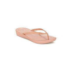 Japonki FitFlop IQUSHION ERGONOMIC FLIP-FLOPS. Różowe klapki damskie marki FitFlop, bez wzorów, bez obcasa. Za 95,20 zł.
