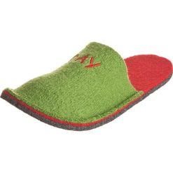 Kapcie "Happy - Day" w kolorze zielono-czerwonym. Czerwone kapcie męskie marki Kitz-pichler, Magicfelt & Stegmann, z materiału. W wyprzedaży za 45,95 zł.
