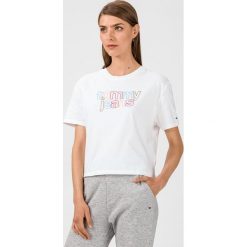 Tommy Jeans Outline Koszulka Biały. Białe koszulki damskie Tommy Jeans, s, z nadrukiem, z bawełny, bez kołnierzyka, z krótkim rękawem. Za 187,95 zł.