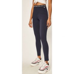 Tommy Jeans - Legginsy. Czarne spodnie damskie Tommy Jeans, s, z elastanu. Za 359,90 zł.