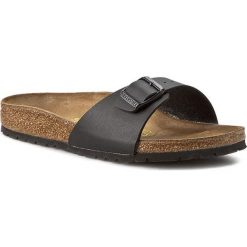 Klapki BIRKENSTOCK - Madrid 0040793 Black. Czarne klapki damskie Birkenstock, bez wzorów, ze skóry ekologicznej, bez obcasa. Za 229,00 zł.