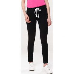 Czarne Spodnie Mix It Up With. Czarne spodnie damskie Born2be, s, z dzianiny. Za 49,99 zł.