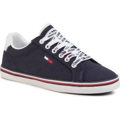 Tenisówki TOMMY JEANS - Essential Lace Up Sneaker EN0EN00786 Twilight Navy C87. Niebieskie półbuty damskie Tommy Jeans, bez wzorów, z jeansu, bez zapięcia. Za 269,00 zł.