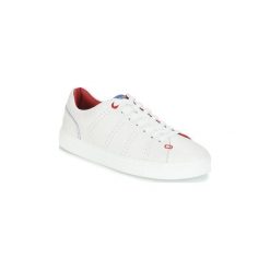 Buty Levis VERNON SPORTSWEAR. Białe trampki męskie Levi's®, bez wzorów, bez zapięcia. Za 349,00 zł.