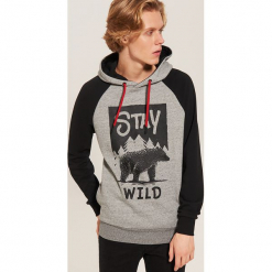 Bluza z napisem stay wild - Szary. Szare bejsbolówki męskie House, l, z napisami. Za 119,99 zł.