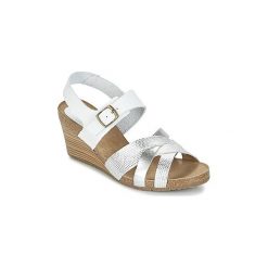 Sandały Kickers SPICY. Białe sandały damskie Kickers. W wyprzedaży za 233,40 zł.