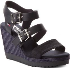 Rzymianki damskie: Sandały TOMMY JEANS – Denim Strappy Wedge Sandal EN0EN00195 Midnight 403