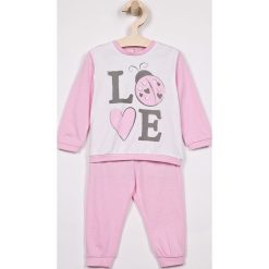 Blukids - Piżama dziecięca 74-98 cm. Różowe piżamy dziewczęce Blukids, z nadrukiem, z bawełny, bez rękawów. W wyprzedaży za 24,90 zł.