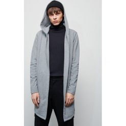 Długa bluza z kapturem - Jasny szary. Szare bluzy męskie Reserved, s, bez wzorów, z kapturem, z długim rękawem, długie, z kapturem. Za 139,99 zł.