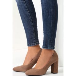 Khaki Czółenka Cordial Temptress. Brązowe buty ślubne damskie marki vices, z okrągłym noskiem, na słupku. Za 44,99 zł.