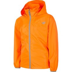 Kurtka sportowa chłopięca (122-164) JKUM403 - pomarańcz neon. Pomarańczowe kurtki chłopięce z materiału, sportowe. W wyprzedaży za 79,99 zł.