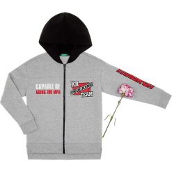 Bluza w kolorze szaro-granatowym. Szare bluzy niemowlęce Benetton Kids, z nadrukiem, bez rękawów, bez kaptura. W wyprzedaży za 42,95 zł.