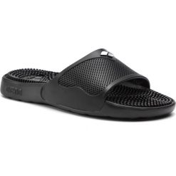 Klapki ARENA - Marco 80635 46 Black/Silver. Czarne klapki damskie Arena, bez wzorów, z tworzywa sztucznego, bez obcasa. W wyprzedaży za 99,00 zł.