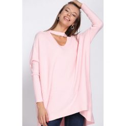 Różowy Sweter Can Remember. Czarne swetry klasyczne damskie marki Mohito, l, z chokerem. Za 79,99 zł.