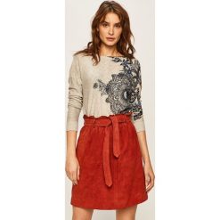 Desigual - Sweter. Szare swetry damskie Desigual, s, z aplikacjami, z bawełny, bez rękawów, bez kaptura. Za 349,90 zł.