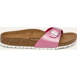 Birkenstock - Klapki Madrid. Różowe klapki damskie Birkenstock, bez wzorów, z gumy, bez obcasa, na obcasie. Za 239,90 zł.