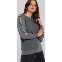 Ciemnoszary Sweter Sandhurst. Szare swetry damskie Renee, s, z aplikacjami, prążkowane, casualowe, bez rękawów, długie, bez kaptura. Za 79,99 zł.