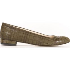 Balerinki w kratkę z ostrym noskiem - skóra naturalna - model 050 - kolor oliwka kratka. Baleriny damskie Zapato, w kratkę, ze skóry, bez obcasa. Za 299,00 zł.