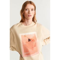 Mango - Bluza Inspired. Bluzy damskie Mango, s, z nadrukiem, z bawełny, bez rękawów, bez kaptura. Za 119,90 zł.