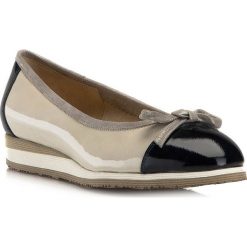 Buty damskie. Szare baleriny damskie Wittchen, bez wzorów, ze skóry, wizytowe, bez obcasa. W wyprzedaży za 349,90 zł.