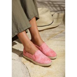Różowe Espadryle Mignon. Różowe espadryle damskie Renee, bez wzorów, bez obcasa. Za 29,99 zł.