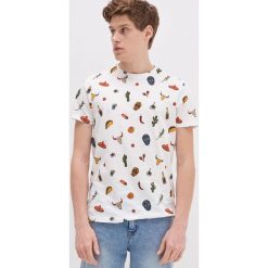 T-shirt z nadrukiem all over - Wielobarwny. T-shirty męskie House, s, z nadrukiem, bez kołnierzyka. Za 49,99 zł.