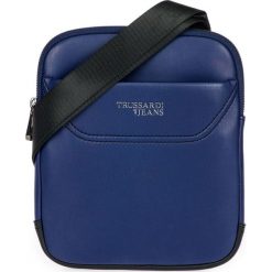 Trussardi Jeans torebka crossbody ciemnoniebieska 71B00117-9Y099995. Niebieskie torebki klasyczne damskie Trussardi Jeans, bez wzorów, z jeansu, bez dodatków. Za 279,00 zł.
