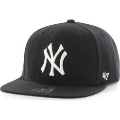 47brand - Czapka New York Yankees. Czarne czapki z daszkiem męskie marki 47brand, z poliakrylu. W wyprzedaży za 99,90 zł.