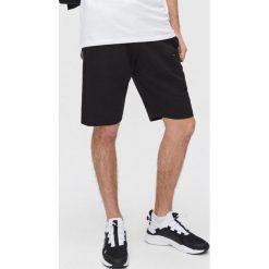 Szorty dresowe basic - Czarny. Czarne spodenki i szorty męskie Cropp, s, bez wzorów, z dresówki. Za 59,99 zł.
