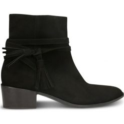 Botki MITO. Czarne botki damskie Gino Rossi, ze skóry, eleganckie, za kostkę, bez obcasa, na obcasie, z paskami. Za 299,90 zł.