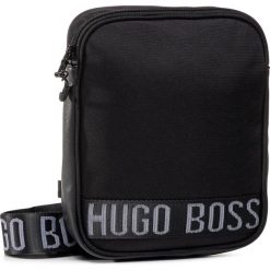 Saszetka BOSS - J20H45 09B. Czarne torby męskie skórzane Boss, bez wzorów, z materiału, młodzieżowe. Za 229,00 zł.
