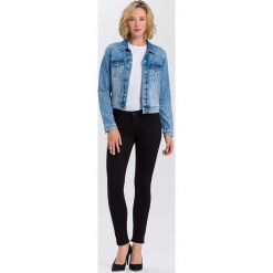 Dżinsy "Adriana" - Skinny fit - w kolorze czarnym. Czarne rurki damskie marki Cross Jeans, z aplikacjami. W wyprzedaży za 113,95 zł.