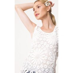 Biały Top Coyness. Bluzki damskie Born2be. Za 34,99 zł.