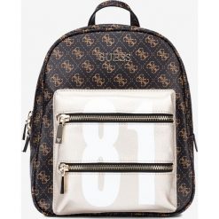 Guess Plecak Brązowy. Pomarańczowe plecaki damskie Guess, z aplikacjami, z materiału. Za 592,95 zł.
