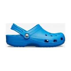 Crocs Classic Crocs Niebieski. Niebieskie klapki męskie Crocs, w paski, z materiału. Za 188,95 zł.
