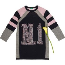 Sukienka w kolorze czarno-jasnoróżowym. Różowe sukienki niemowlęce Benetton Kids, bez wzorów, z wełny, bez rękawów, midi, proste. W wyprzedaży za 79,95 zł.