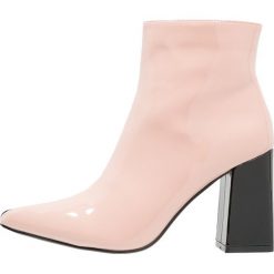 Botki damskie: Public Desire CHAOS Botki na obcasie black/pink