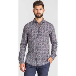 KOSZULA HANJO Joop! Jeans. Czerwone koszule męskie JOOP! Jeans, xxl, z haftami, z bawełny, z włoskim kołnierzykiem, bez rękawów. Za 221,40 zł.