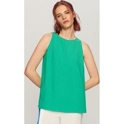 Gładki top - Zielony. Topy damskie Reserved. W wyprzedaży za 29,99 zł.