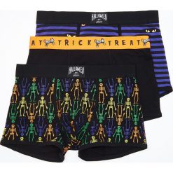 3 pack bokserek na HALLOWEEN - Fioletowy. Fioletowe bokserki męskie Cropp. Za 59,99 zł.