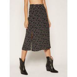 Spódnica trapezowa Tommy Jeans Outline Print DW0DW07639. Czarne spódniczki damskie Tommy Jeans, s, bez wzorów, z wiskozy, midi, trapezowe. W wyprzedaży za 319,00 zł.