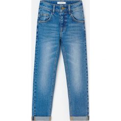 Jeansy slim z bawełny organicznej - Niebieski. Niebieskie jeansy męskie Reserved, bez wzorów. Za 69,99 zł.