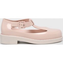 Melissa - Półbuty. Różowe koturny damskie Melissa, z gumy, na obcasie. W wyprzedaży za 139,90 zł.
