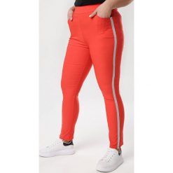 Czerwone Spodnie Diolena. Czerwone spodnie damskie Born2be, xl, z dresówki. W wyprzedaży za 79,99 zł.