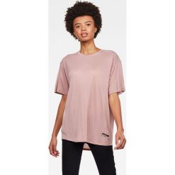 G-Star Raw - T-shirt. Czerwone bluzki damskie G-Star RAW, l, bez wzorów, z lyocellu, z okrągłym kołnierzem. W wyprzedaży za 149,90 zł.