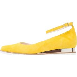 Czółenka: Zign Czółenka na koturnie yellow