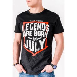 T-shirt męski z nadrukiem S1062 - czarny. Czarne t-shirty męskie Ombre Clothing, s, z nadrukiem, z bawełny, bez kołnierzyka. Za 19,99 zł.