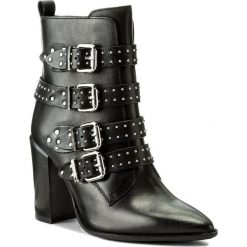 Botki BRONX - 33968-F BX 1217 Black 01. Czarne botki damskie na obcasie marki Bronx, z materiału. W wyprzedaży za 359,00 zł.