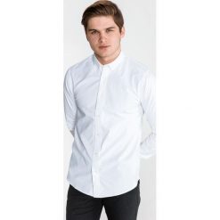 Scotch & Soda Koszula Biały. Białe koszule męskie Scotch & Soda, s, bez wzorów, z elastanu, bez kołnierzyka, z długim rękawem. Za 354,95 zł.